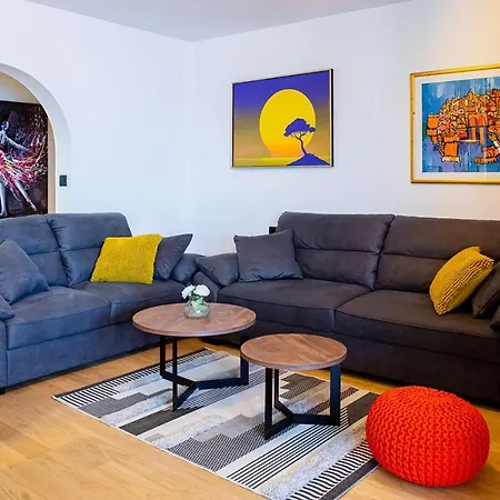 Three Bedroom With Old Town View - Orlanda's *