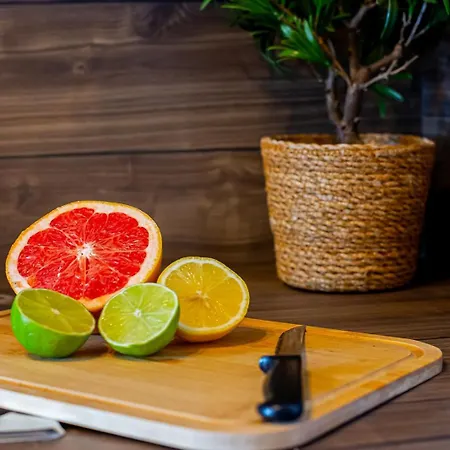 Апартаменты Three Bedroom With Old Town View - Orlanda's