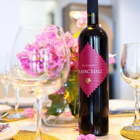 Three Bedroom With Old Town View - Orlanda's Апартаменты