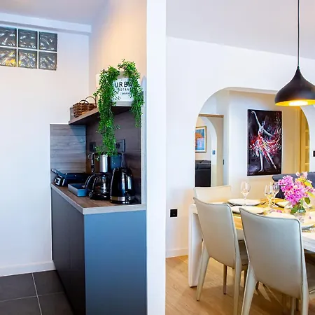 Апартаменты Three Bedroom With Old Town View - Orlanda's