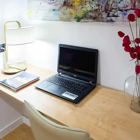 Three Bedroom With Old Town View - Orlanda's דירה *
