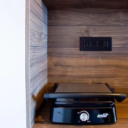 Three Bedroom With Old Town View - Orlanda's Apartament